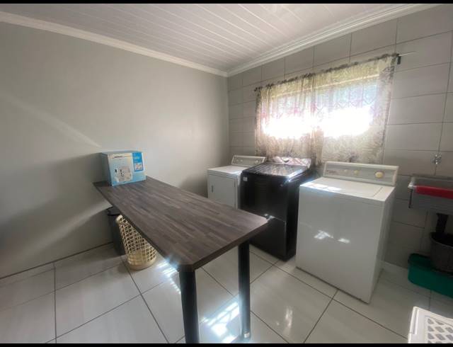5 BEDROOM HOUSE FOR SALE IN MULLERSTUINE